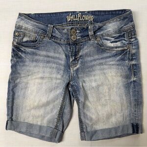 Vintage Y2K Wallflower Cuffed Bermuda Style Light Wash Shorts Womens Size 9
